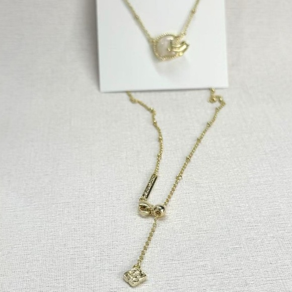KENDRA SCOTT Mother-of-Pearl & 14k Football Helmet Gold Pendant Necklace NEW NWT - Picture 6 of 6
